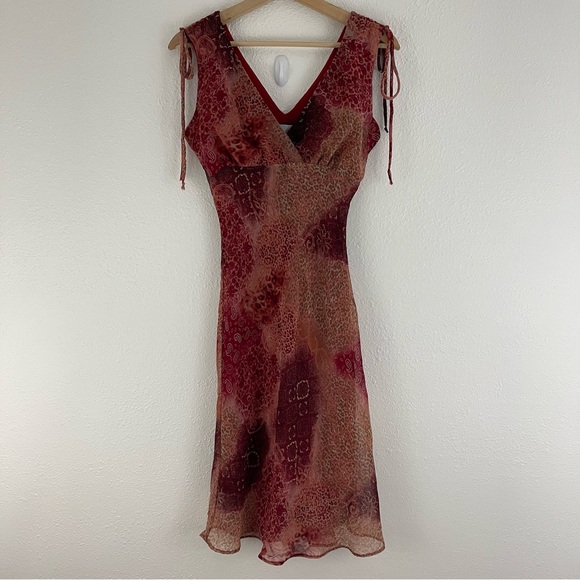 Breakin’ Loose Dresses & Skirts - !SOLD! BREAKIN LOOSE Vintage Y2K 90s Red Paisley Floral V Neck Flowy Midi Dress